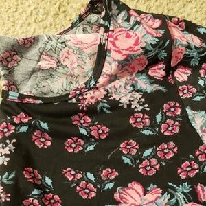 Lularoe classic Tee